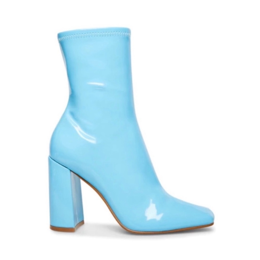 Steve Madden Chic Blue Patent Leather Ankle Boots
